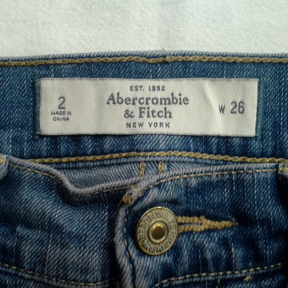 A&F shorts Size 2, 26x2 Light blue Distressed Raw - Picture 3 of 8